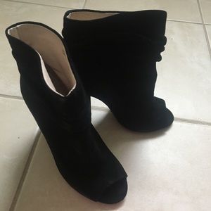 Chinese laundry laurel bootie
